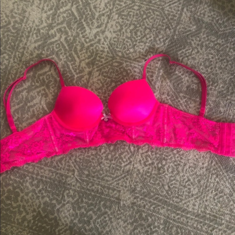 SOLD Victoria’s Secret 32 B Balconette Push-up Bra